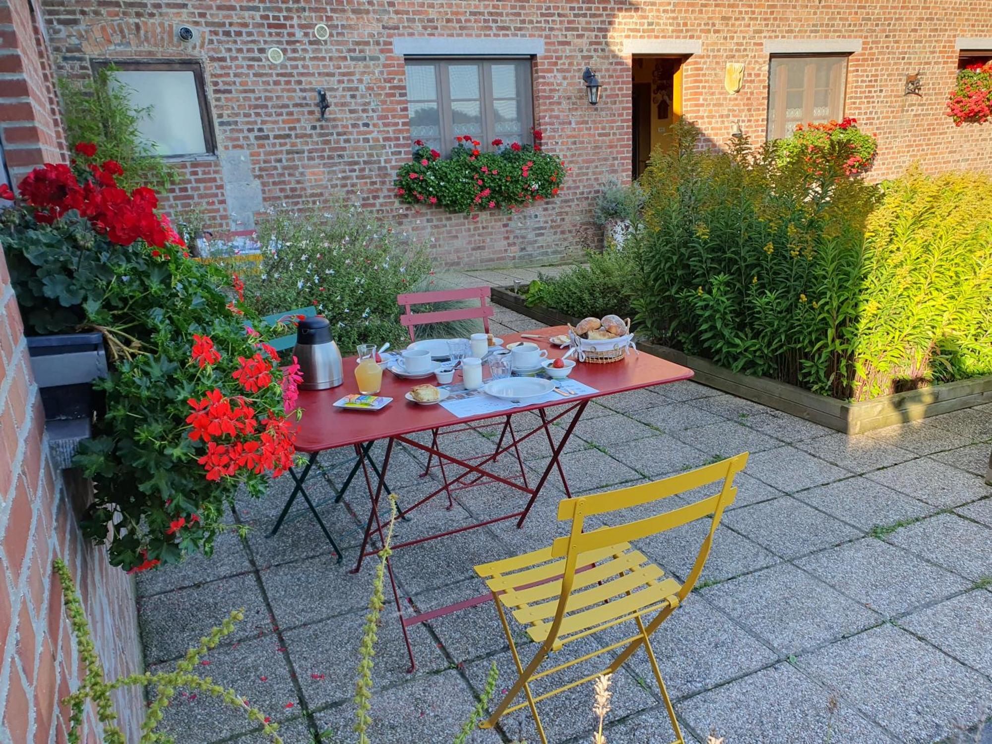 Bed and Breakfast Les Mout'Anes Saint-Hilaire-sur-Helpe Zewnętrze zdjęcie
