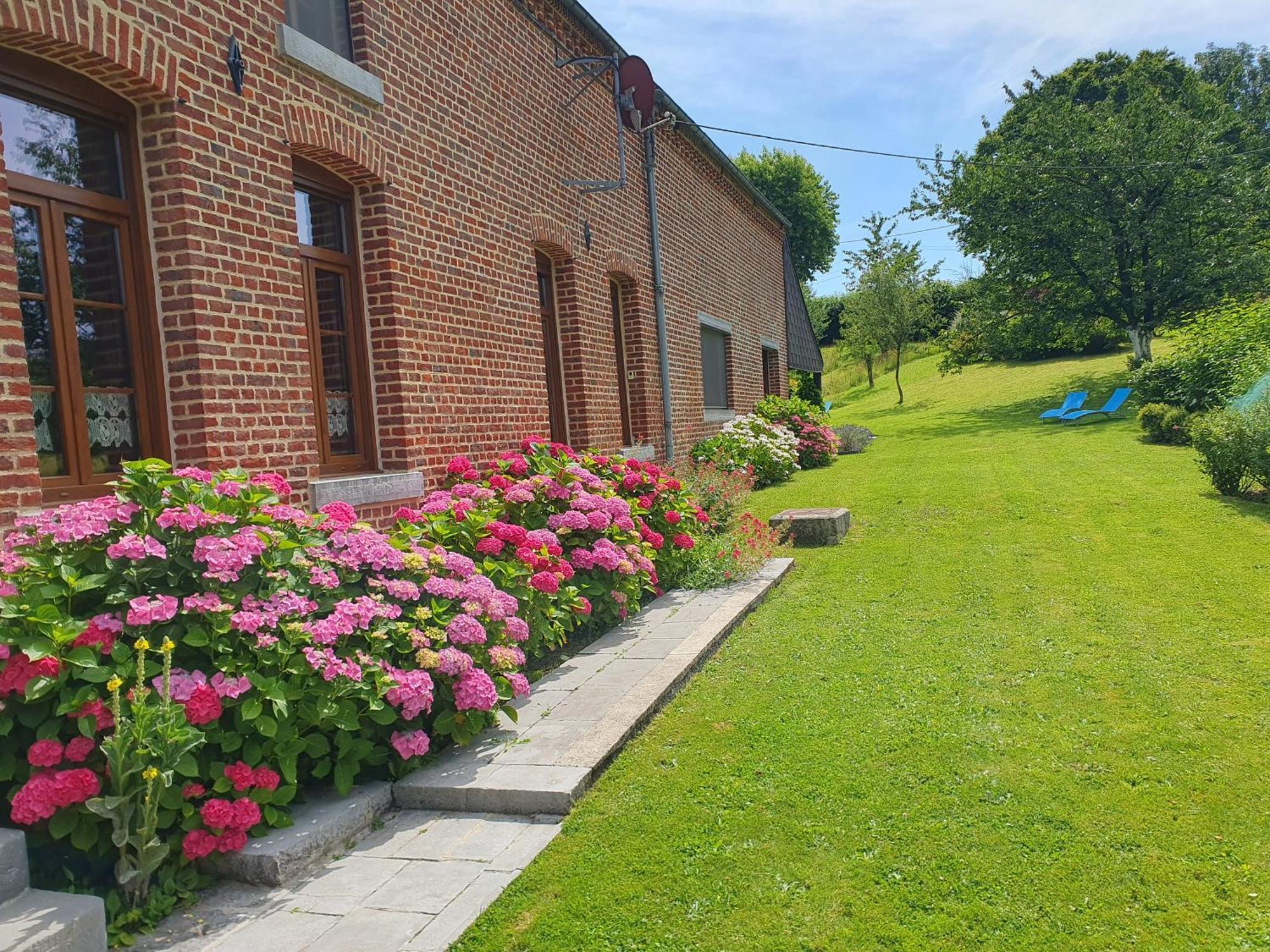 Bed and Breakfast Les Mout'Anes Saint-Hilaire-sur-Helpe Zewnętrze zdjęcie